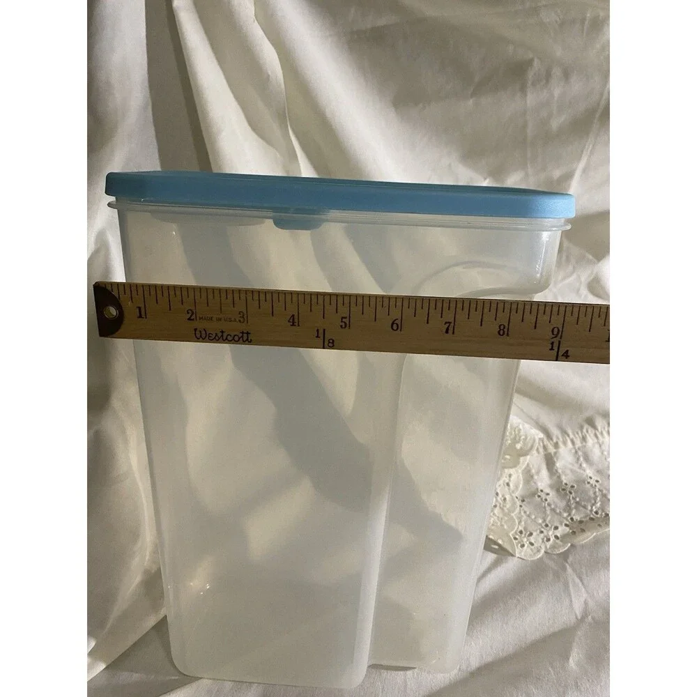 Vintage Large Clear Plastic Beverage Pitcher Dispenser Blue Flip Top Lid